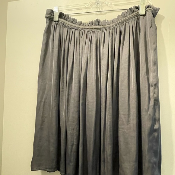 Esprit satin pleated skirt size L - Picture 1 of 2